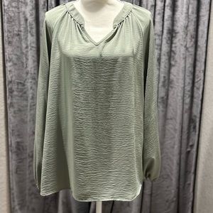 Beautiful xl blouse with puff sleeves ❤️